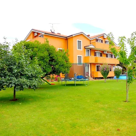 Apartmán Near The With Garden Zambratija (Istria)