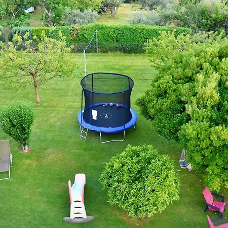 Appartement Near The With Garden Zambratija (Istria)