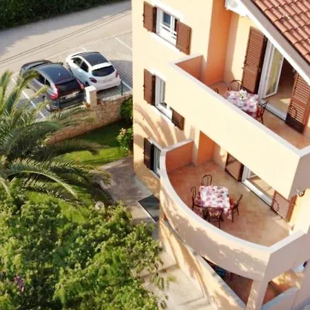 Apartmán Near The With Garden Zambratija (Istria)