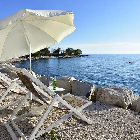 Appartement Near The With Garden Zambratija (Istria)